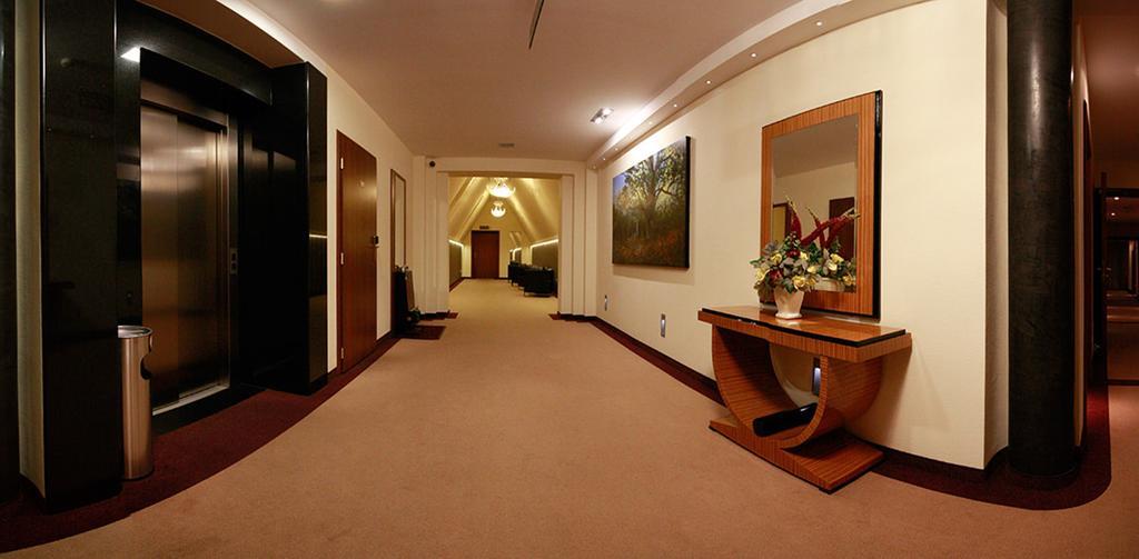 Hotel Na Polboru Sieradz Eksteriør bilde